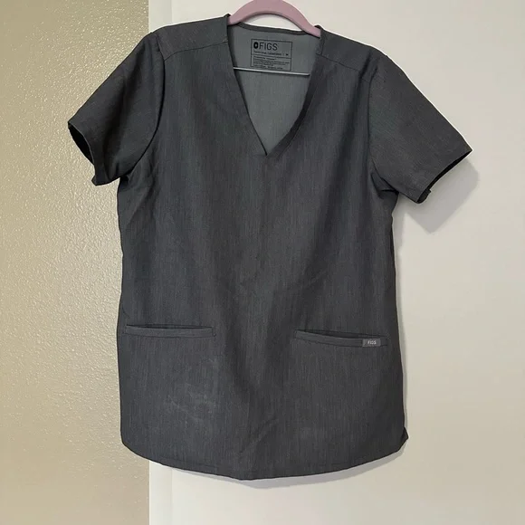 Figs size medium/large in graphite. Casma top and Zamora jogger bottoms - Picture 1 of 5